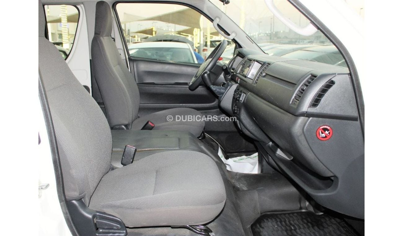 Toyota Hiace MID ROOF