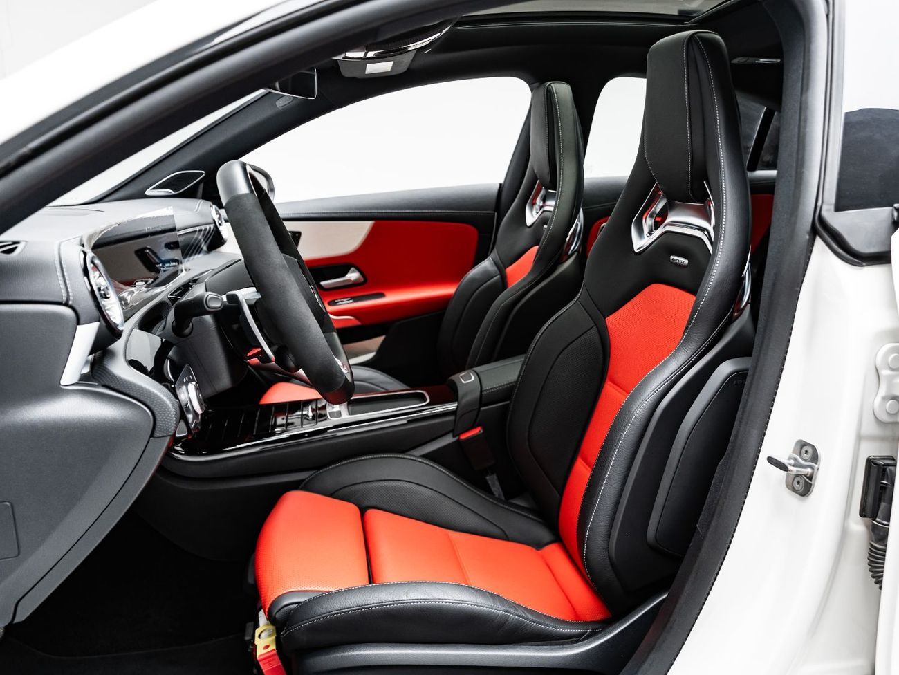 مرسيدس بنز CLA 45 S  AMG 2024 Mercedes CLA 45s AMG 4Matic+, 2029 Mercedes Warranty + Service Contract, Low KMs, GCC