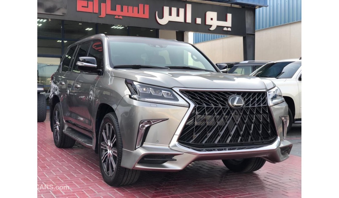 لكزس LX 570 SIGNATURE FULLY LOADED 2018 GCC SINGLE OWNER WITH FSH  LEXUS WARRANTY IN MINT CONDI