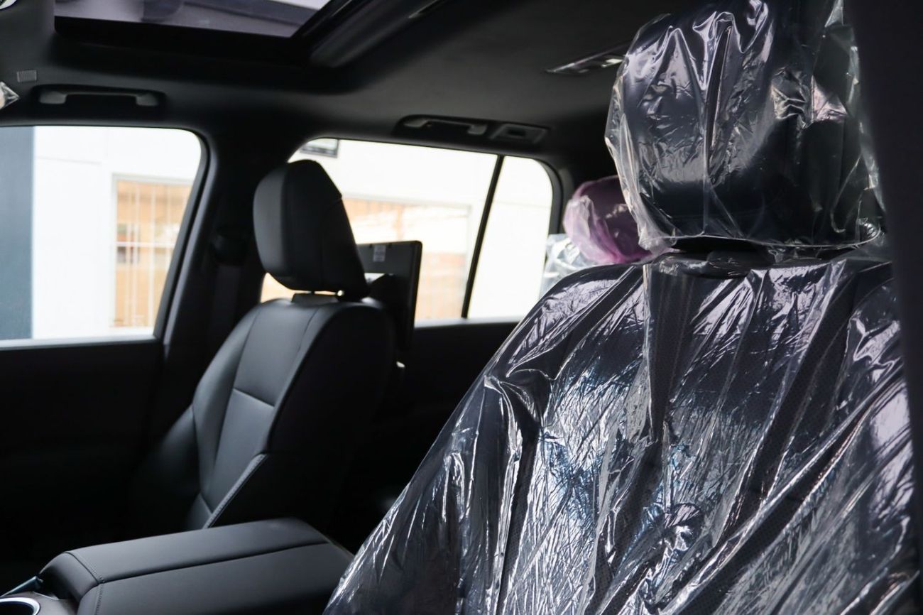 Toyota Land Cruiser 2025 LAND CRUISER 300 4.0 V6 VXE.s RADAR **EXPORT ONLY**التصدير فقط خارج الخليج***