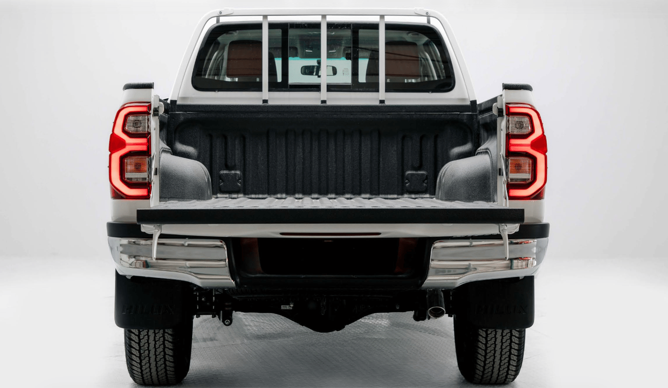 Toyota Hilux SR5 GCC 2.7L Manual Petrol