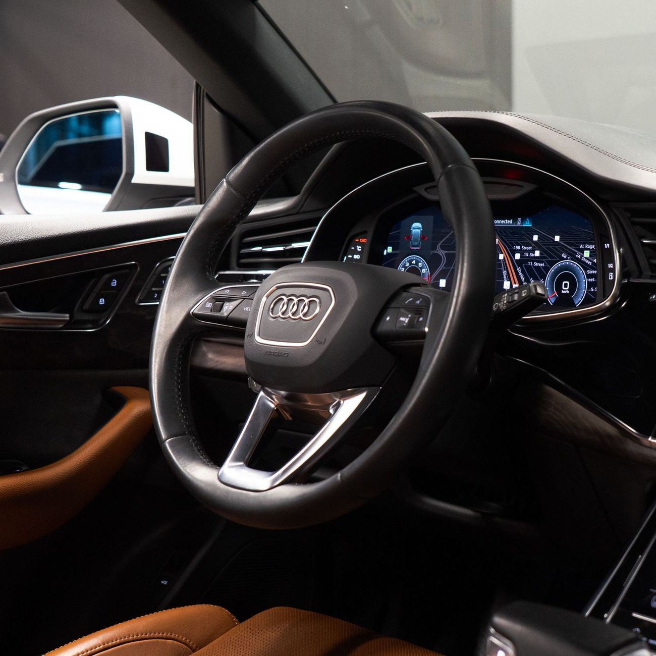 أودي Q8 55 TFSI quattro S-Line 3.0L (340 HP) AED 2,490 pm • 0% Downpayment • Audi Q8 55 TFSI S-Line • 1 Year