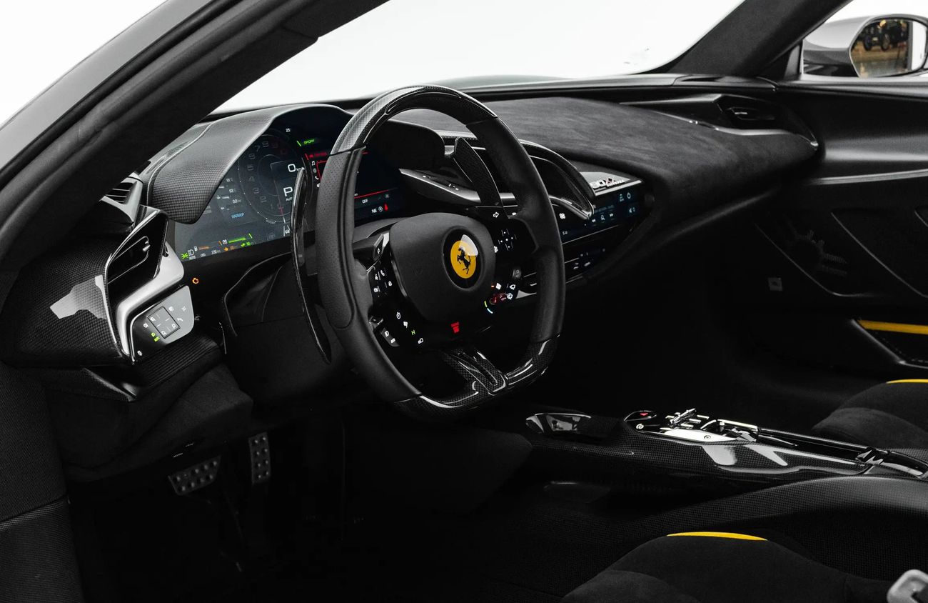 Ferrari SF90 STRADALE 4.0L Twin-Turbocharged V8 Engine + 3 electric motors
