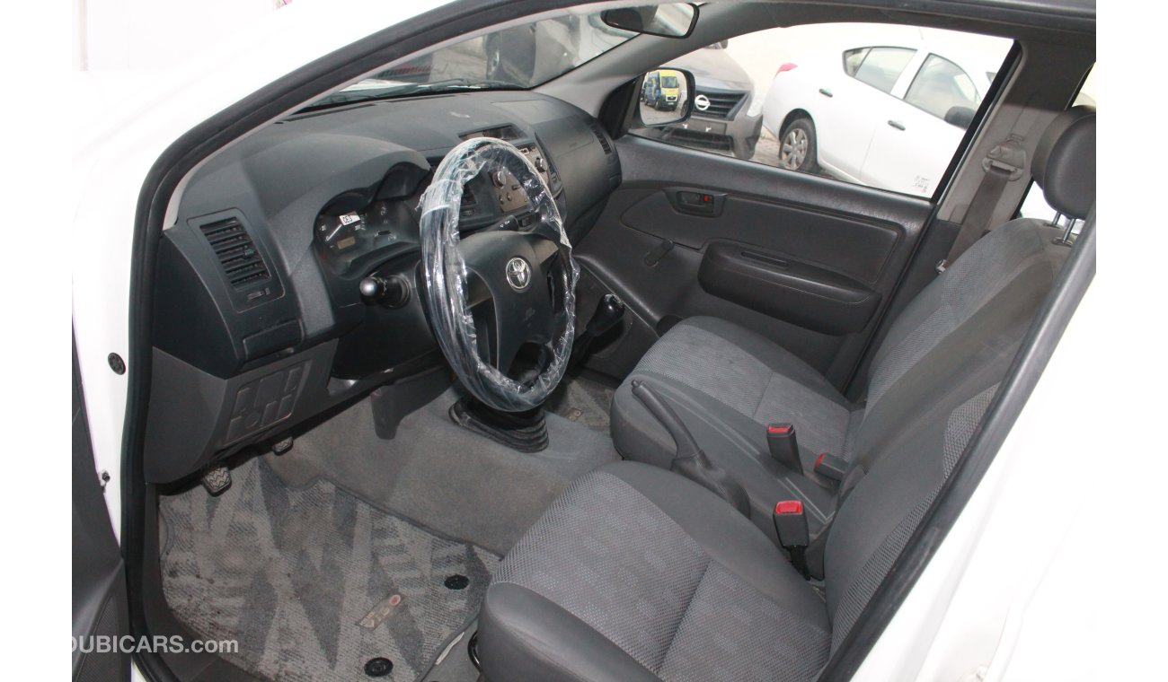 Toyota Hilux 2.7L GL 2015 MODEL DOUBLE CABIN