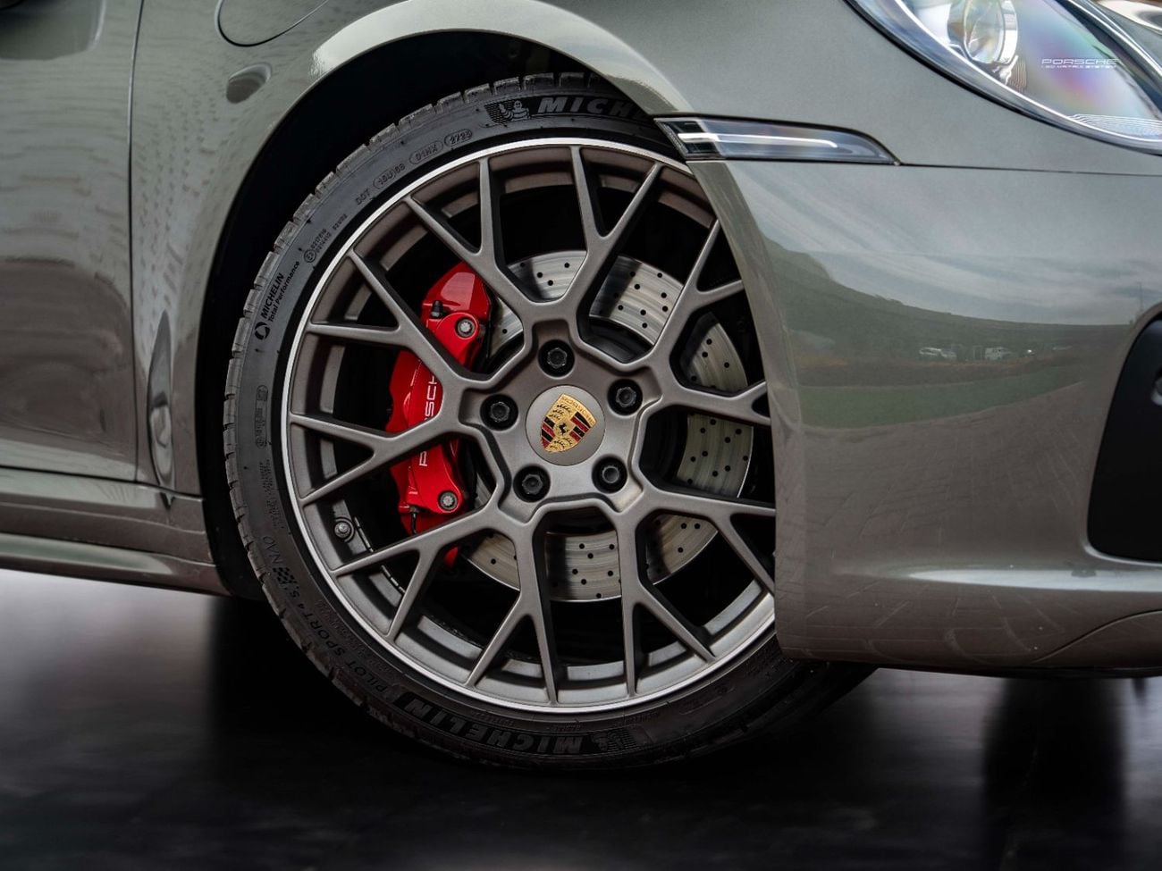 Porsche 911 Carrera 3.0L (444 HP) Coupe