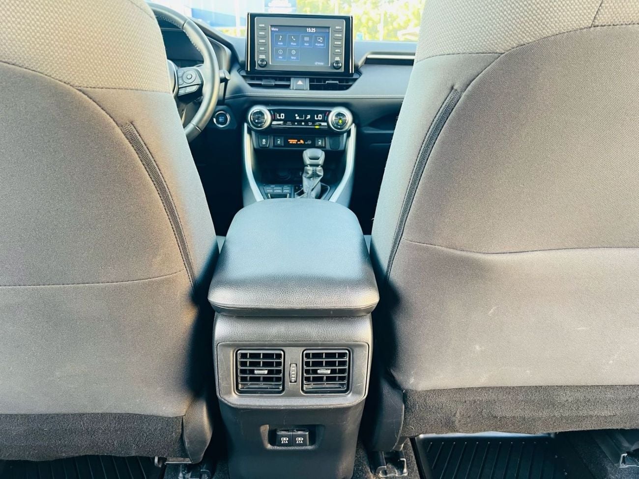 Toyota RAV4 XLE  2.5