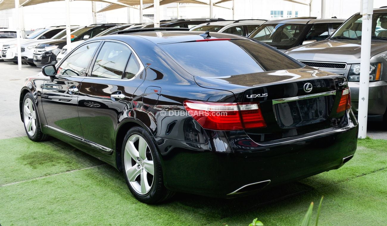 Lexus LS460 Imported 2008 black color inside beige number one leather hatch in excellent condition