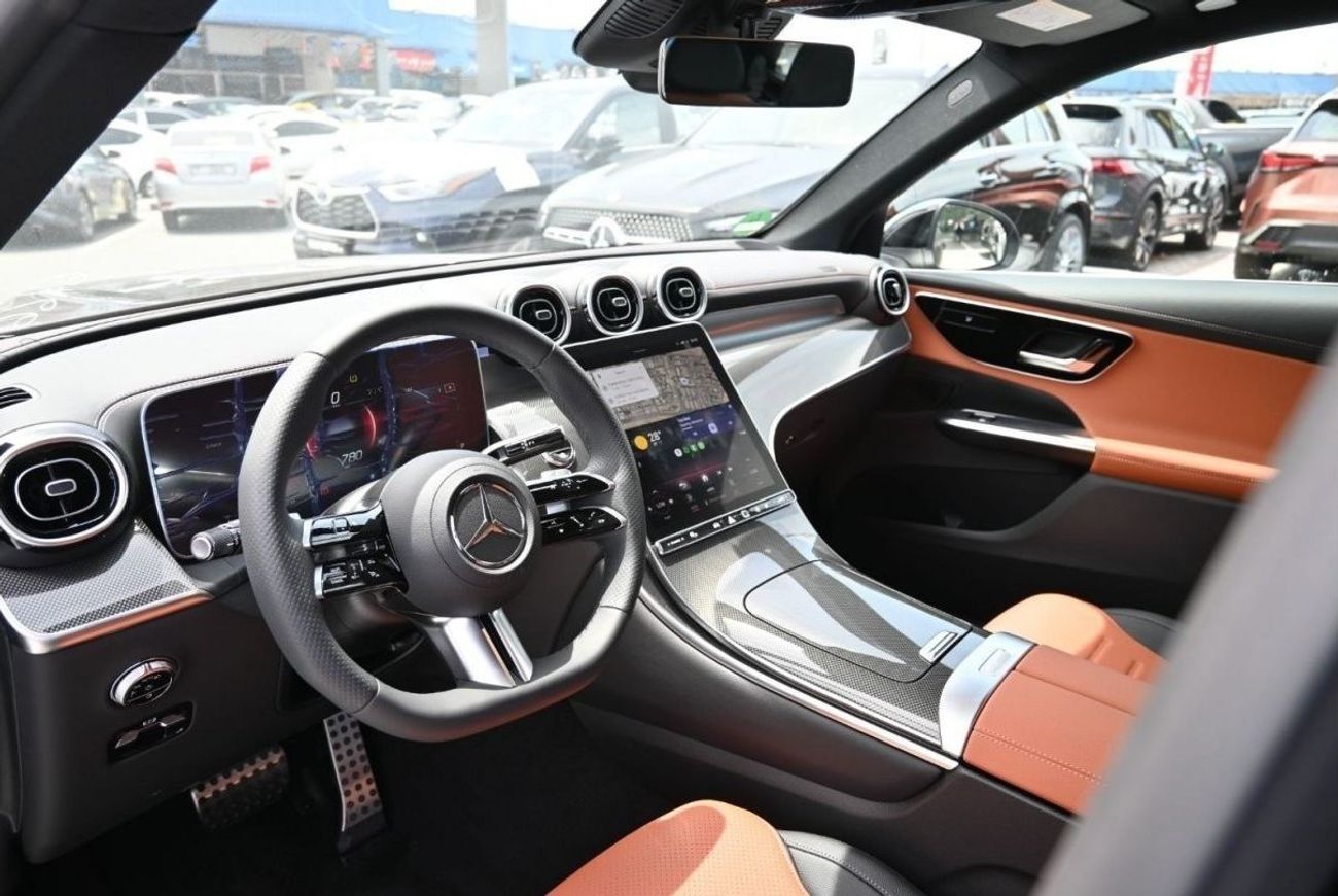 Mercedes-Benz GLC 200 Mercedes-Benz GLC 200 4Matic 2.0L 4WD, SUV, Model 2024 Color White