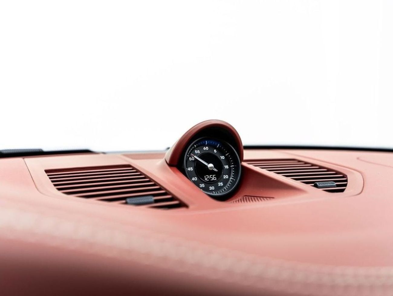 بورش 911 2025 Porsche Carrera, 2026 Porsche Warranty, Aero Kit, Very Low KMs, GCC