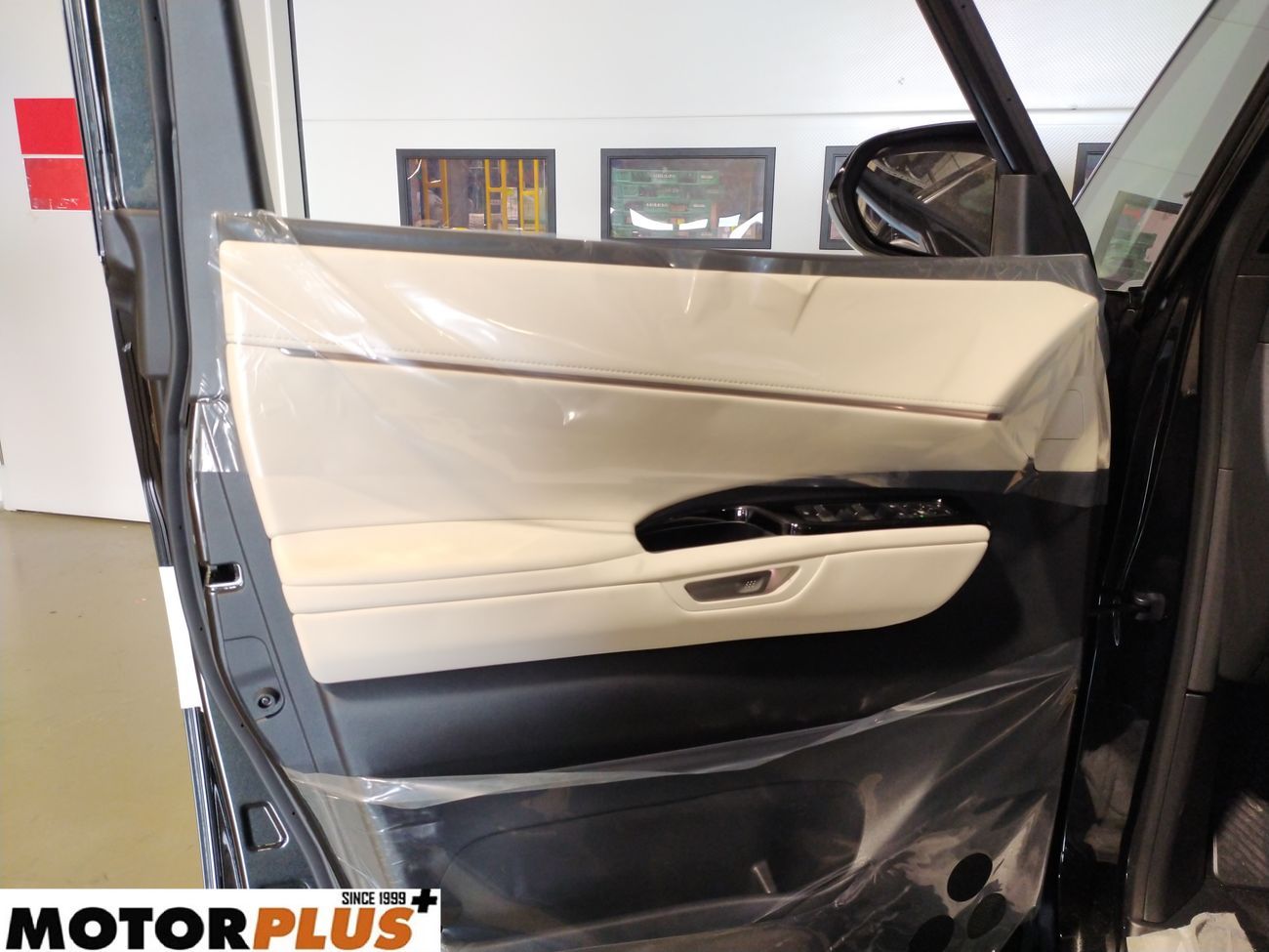 Lexus LM 350h Hybrid 4 Seater 2025 - Ready Stock! Export-only price