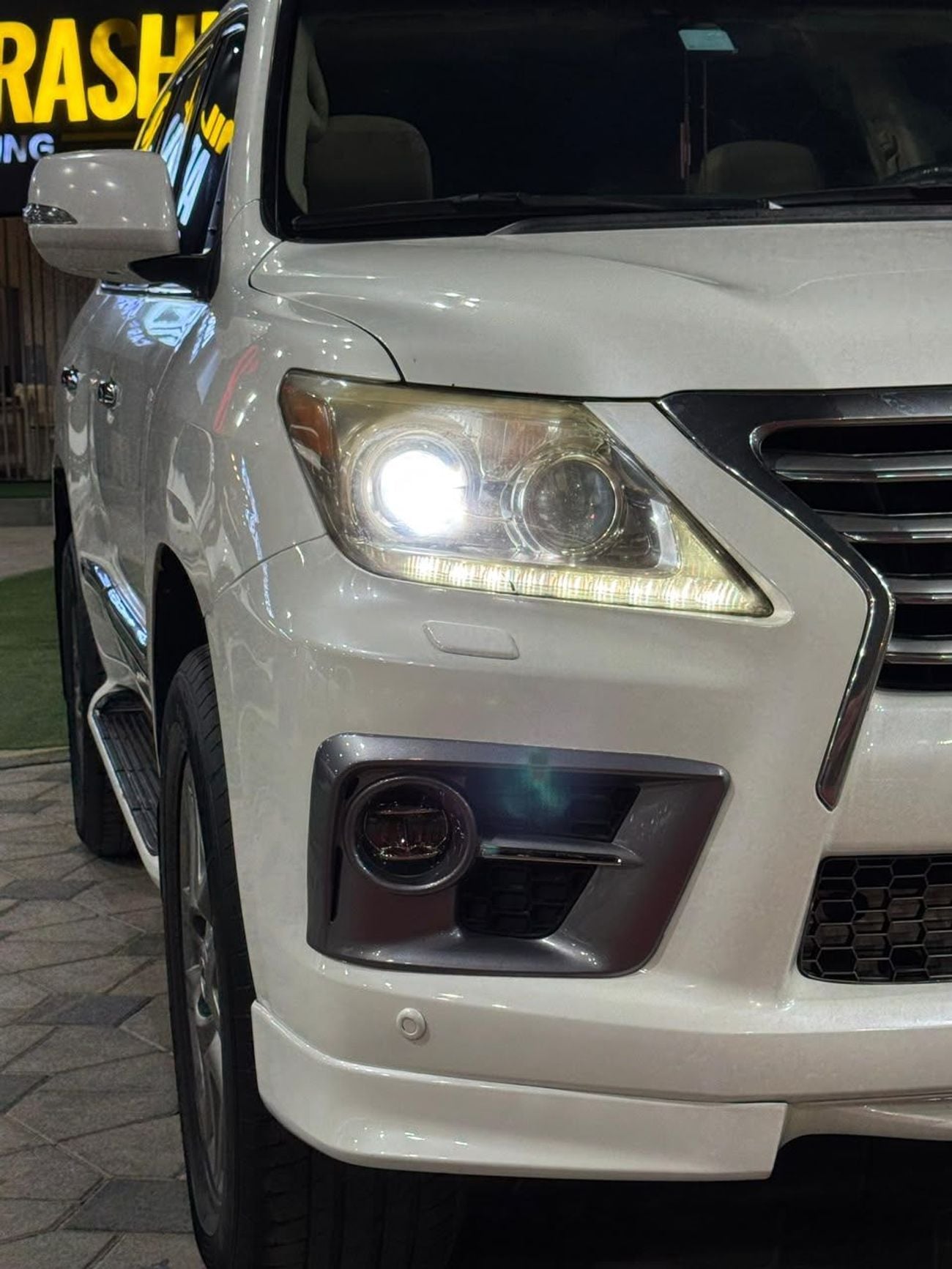 Lexus LX570 PLATINUM