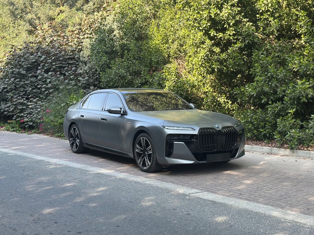 بي أم دبليو 735i 3.0-liter Turbocharged V6 | 286 HP | 2025 | GCC Specs | Warranty & Service | Full Options | Excellen