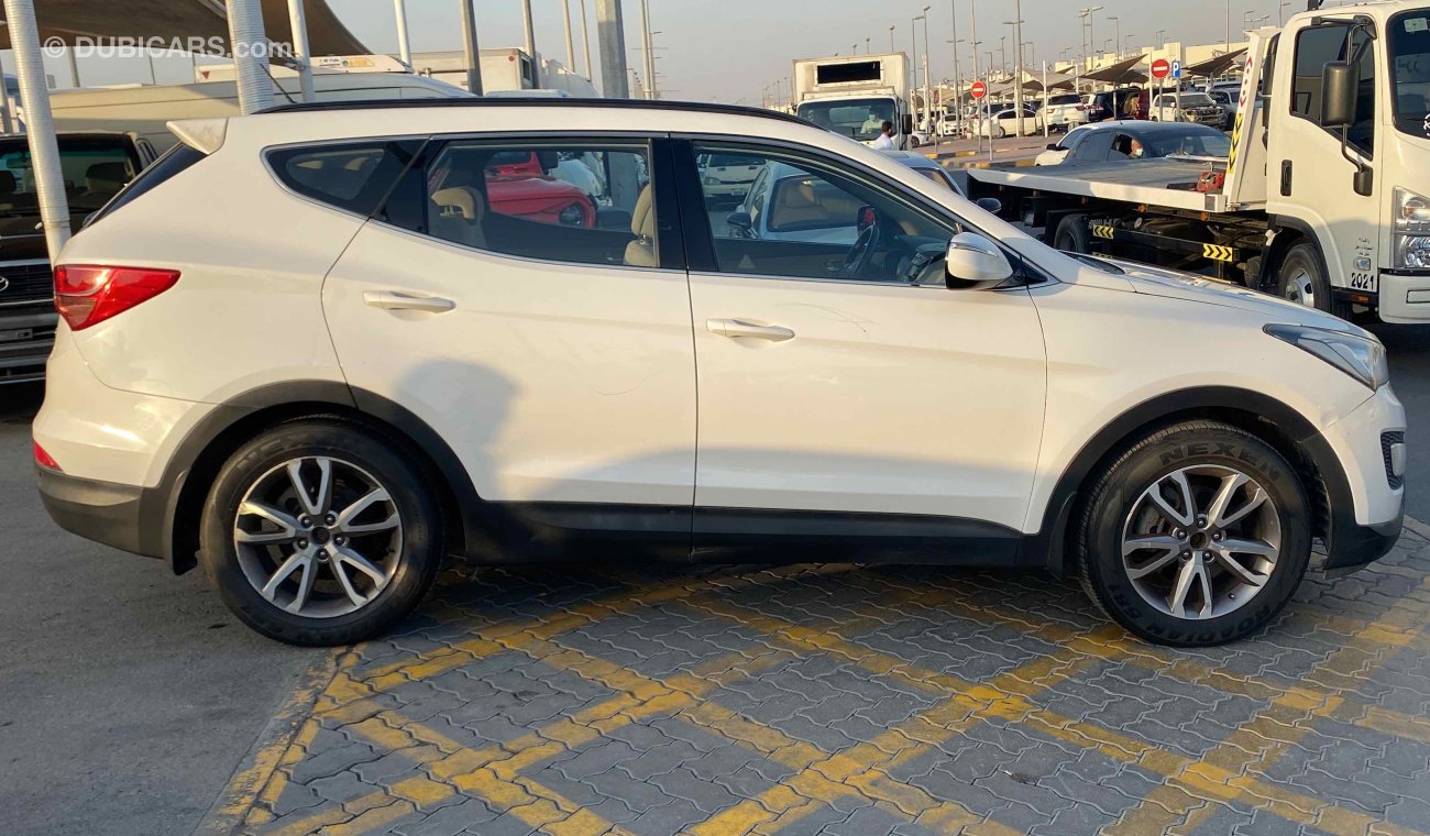 Hyundai Santa Fe خليجي 4*4 GCC