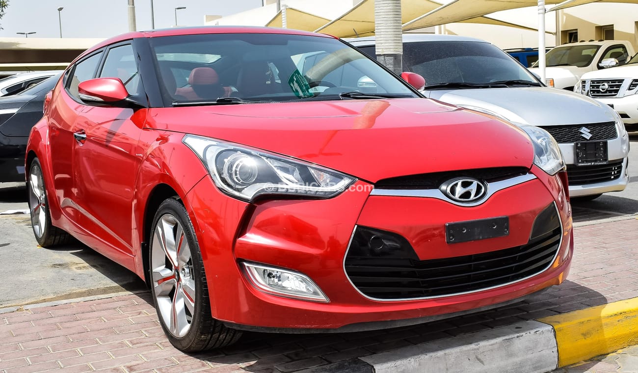 Hyundai Veloster 2015 Model Gulf specs Full options panorama roof DVD camera leather interiors