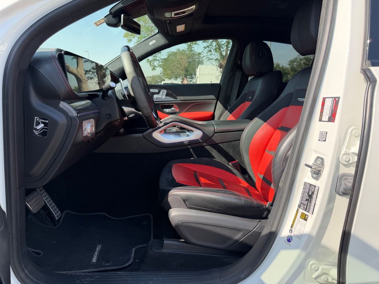 Mercedes-Benz GLE 63 S AMG The car is very clean. Full option trim. Brand new service history of the car is available. Well-mai