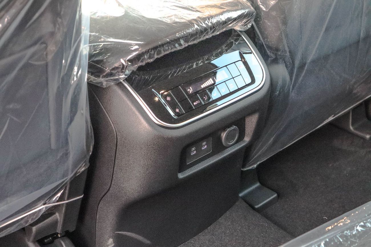 Nissan Patrol LE T2 3.5L 2025 Nissan Patrol LE (Base Model) - Key Specifications Performance & Drivetrain