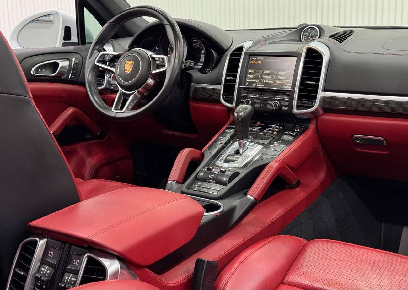 Porsche Cayenne 2015 Porsche Cayenne S, Full Service History, Excellent Condition, GCC