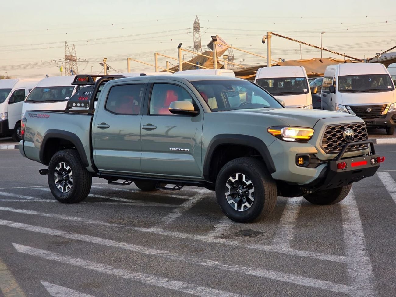 Toyota Tacoma TRD OFF ROAD (NON GCC) 2022 Model TRD off Road full option 4x4 , Push button and leather seats