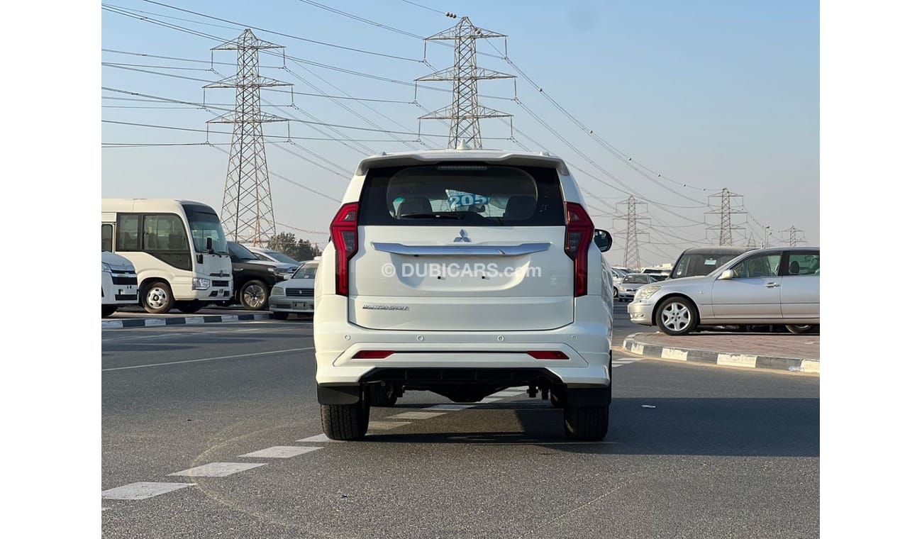 Mitsubishi Montero Montero Sport 2022 3.0L D49 | GCC specs 4x4 (Sunroof) | Body Kit | Exterior White