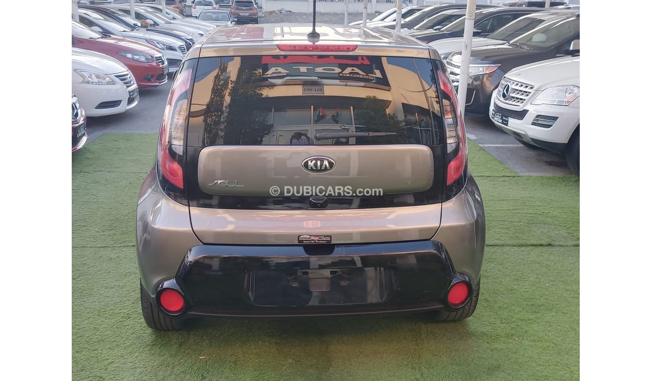 كيا سول 2000 سى سى موديل 2016 مثبت سرعة تحكم رنجات حساسات بحالة ممتازة لاتحتاج لأى مصاريف