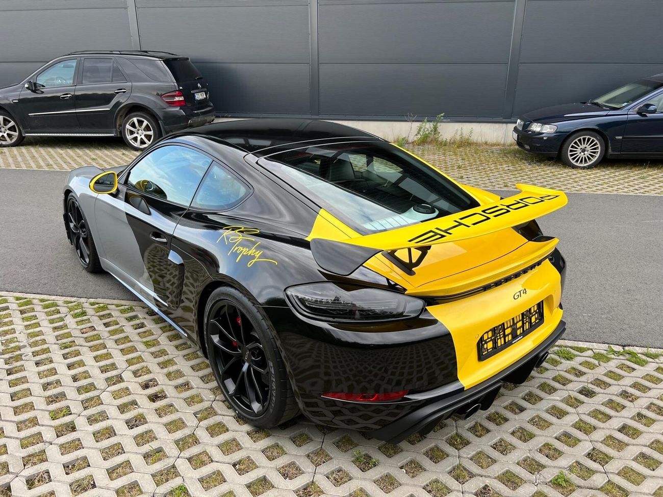 بورش كايمان 718 GT4 4.0L (420 HP) A/T