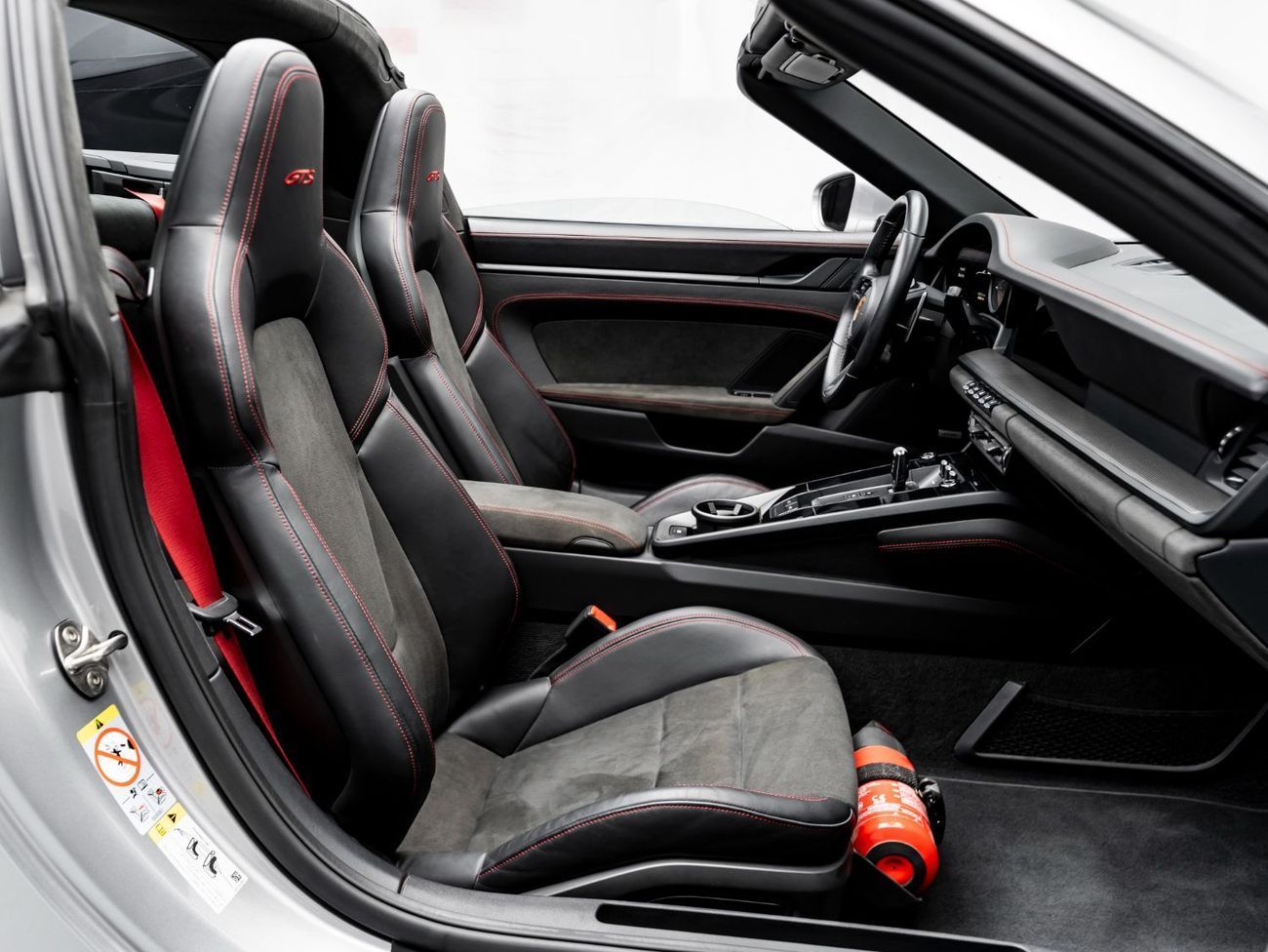 Porsche 911 Targa 4GTS 3.0L (450 HP)