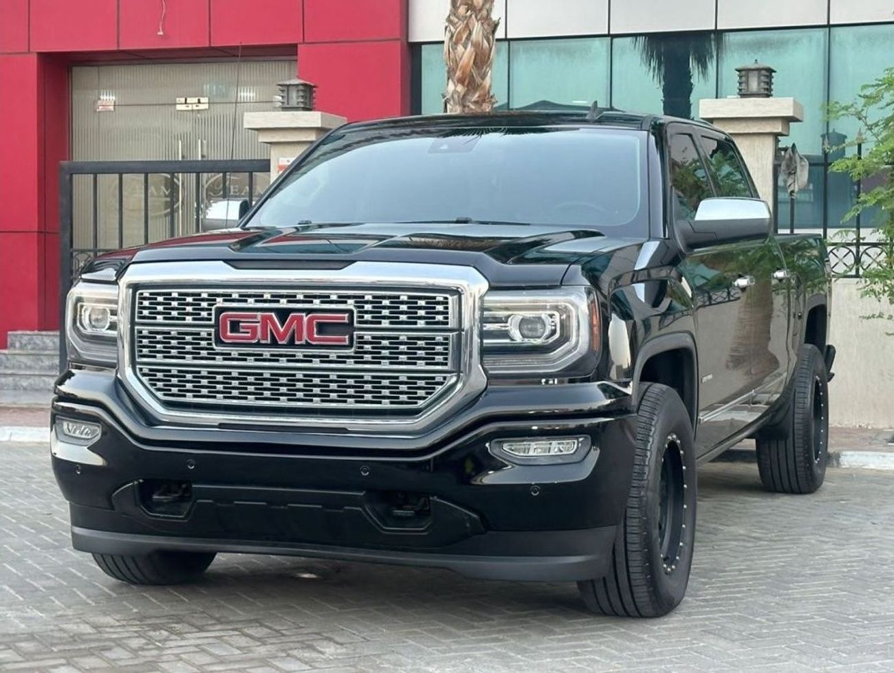 جي أم سي سييرا 1500 دينالي