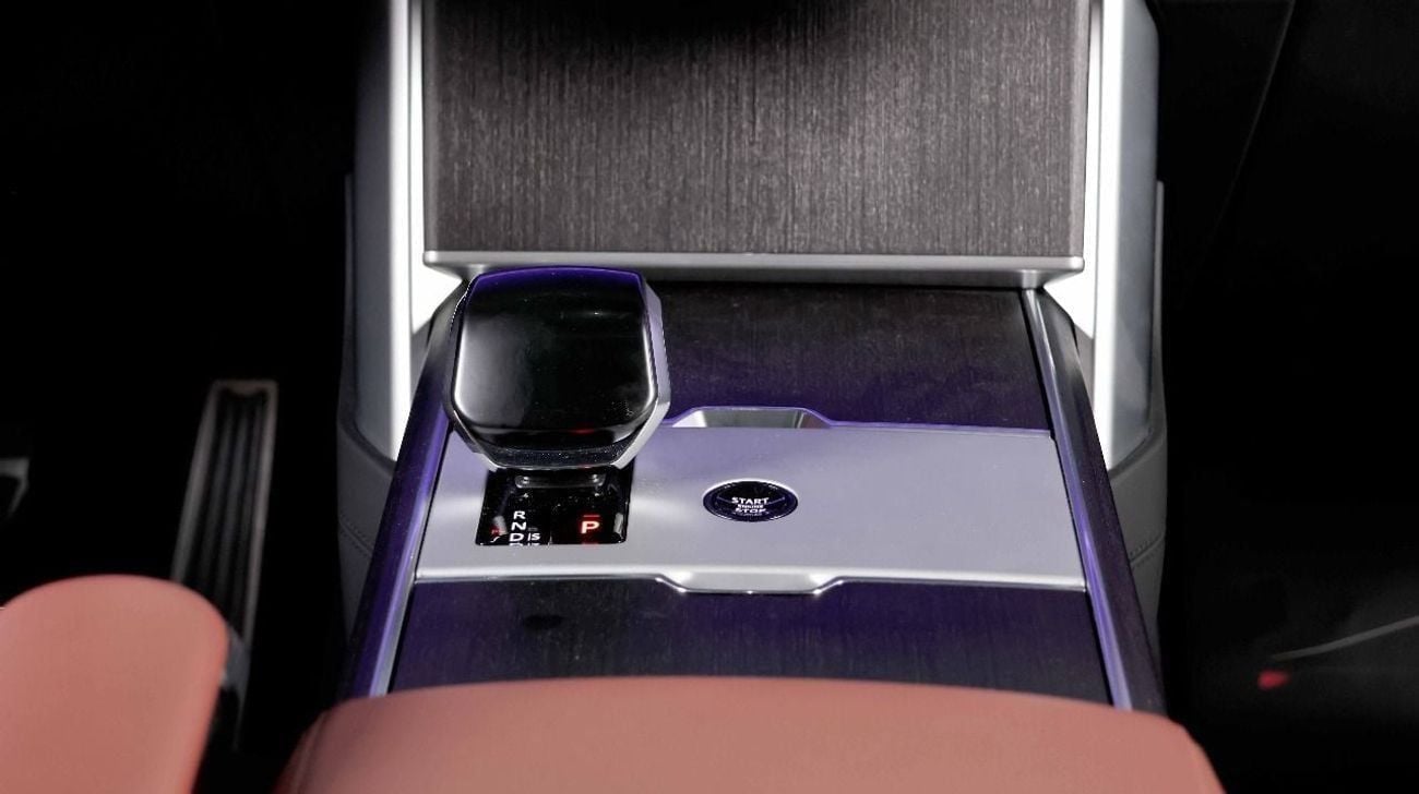 لاند روفر رينج روفر Range Rover SV-GCC-Warranty Service from Al Tayer Until 2029-1 Owner-Bespoke Order