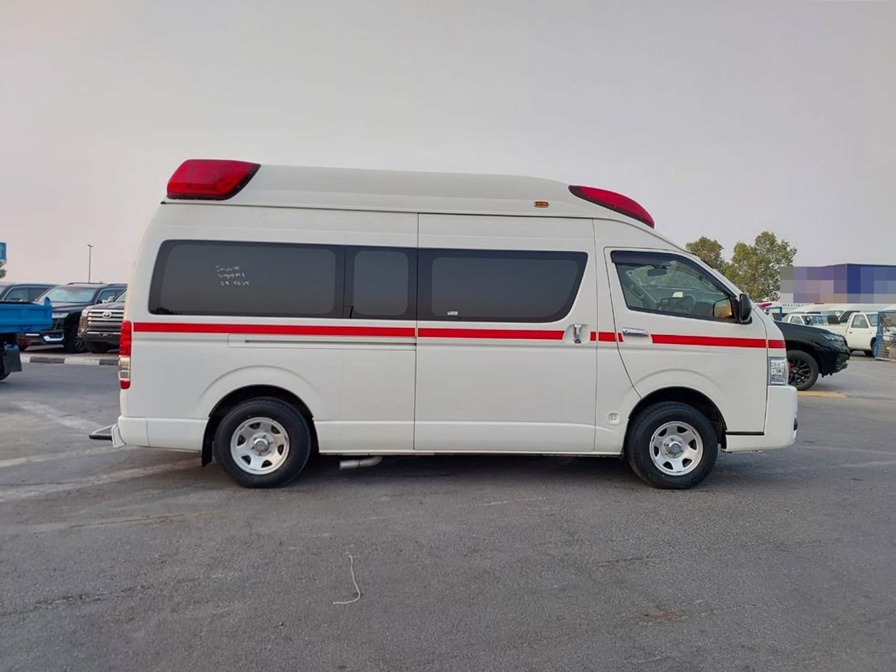 Toyota Hiace TOYOTA HIACE VAN AMBULANCE RHD 2016 MODEL 2.7 L PETROL AUTOMATIC(PM15710)