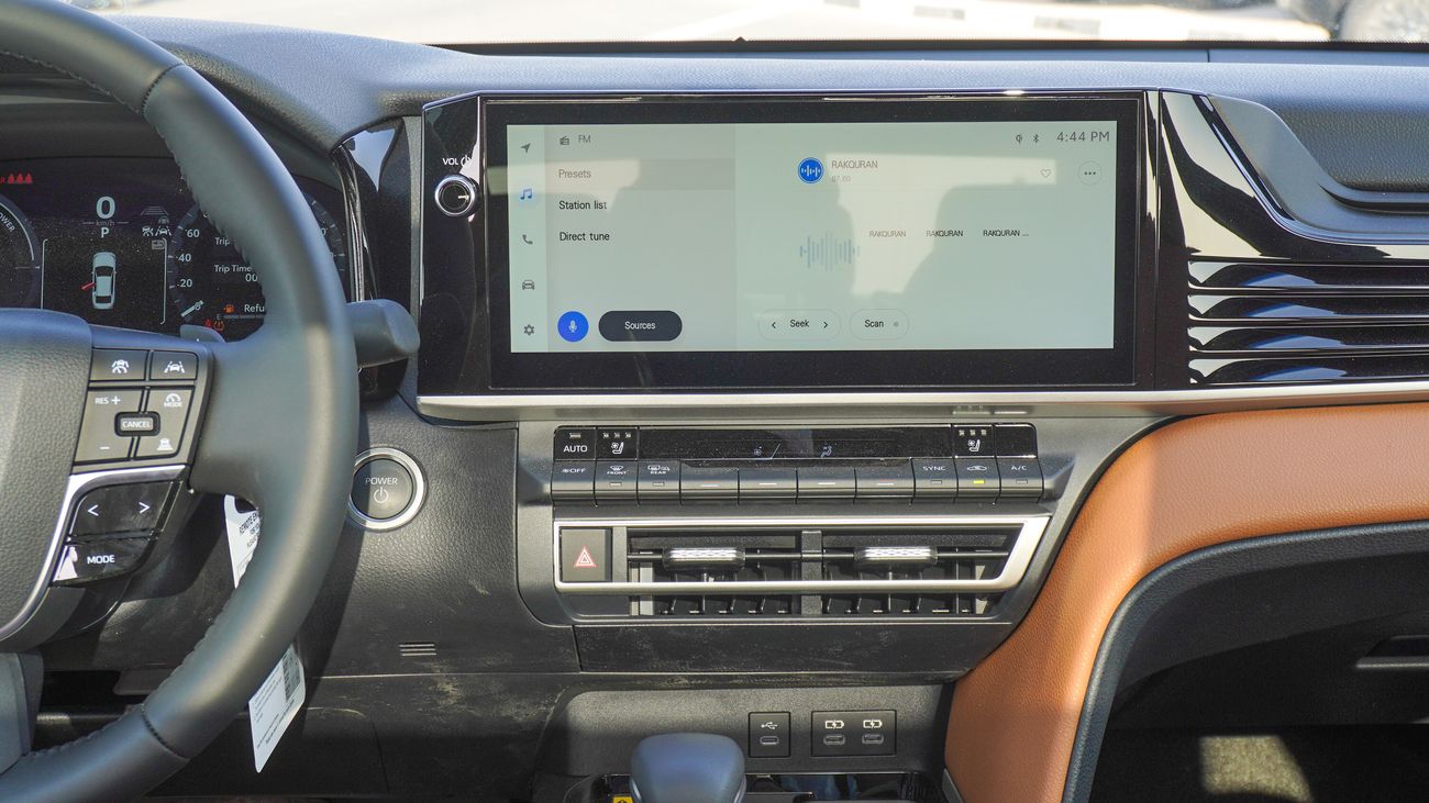 Toyota Camry Lumiere 2.5L HEV