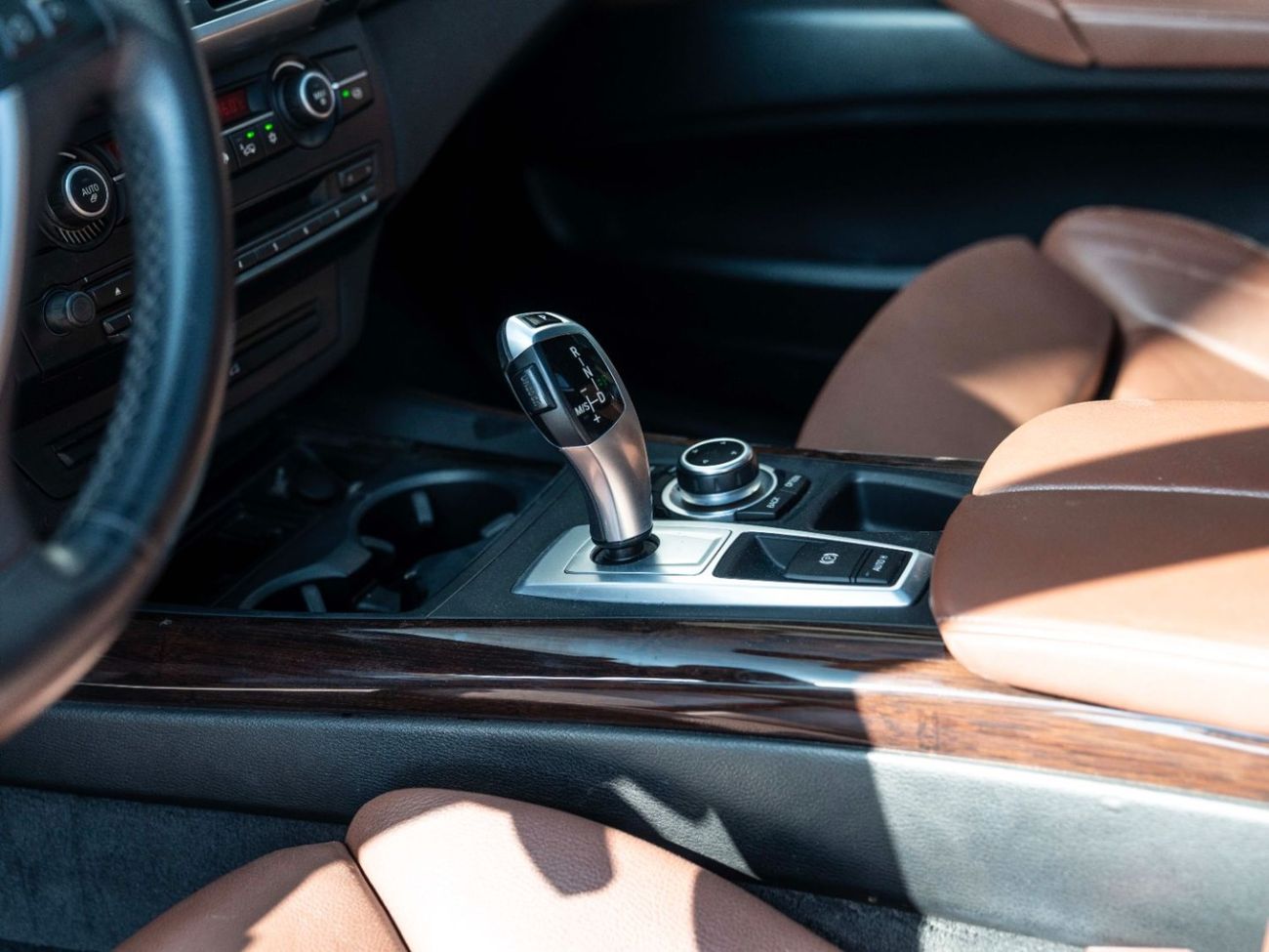 BMW X5 50i Luxury 4.4L (5 Seater)