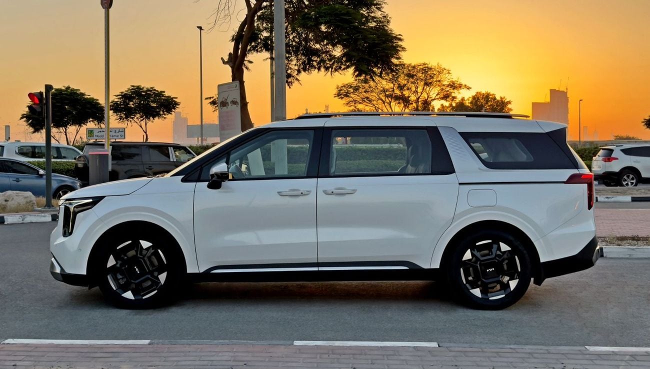 Kia Carnival EX DLX