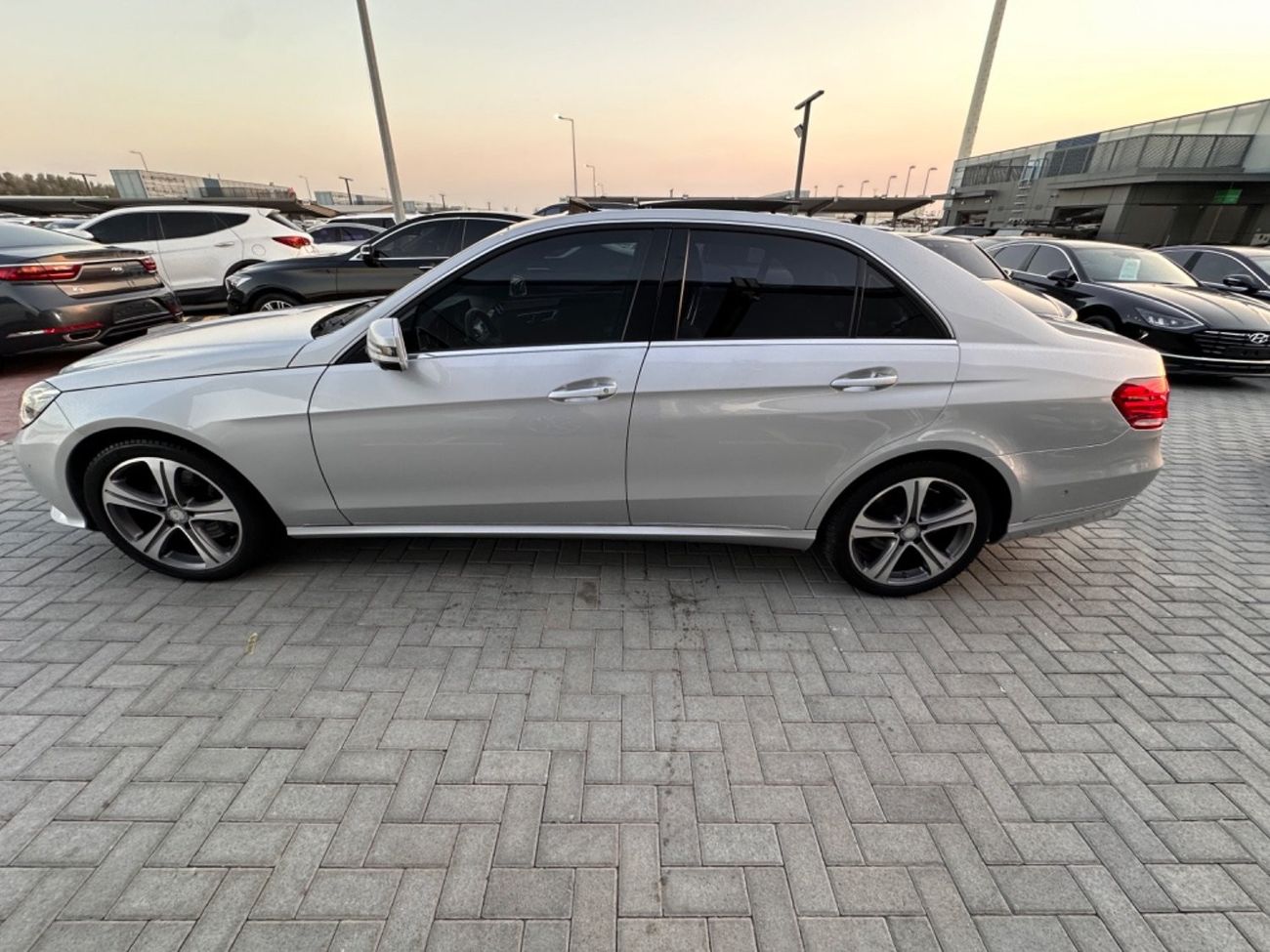 Mercedes-Benz E300 AMG خاليه من الحوادث
