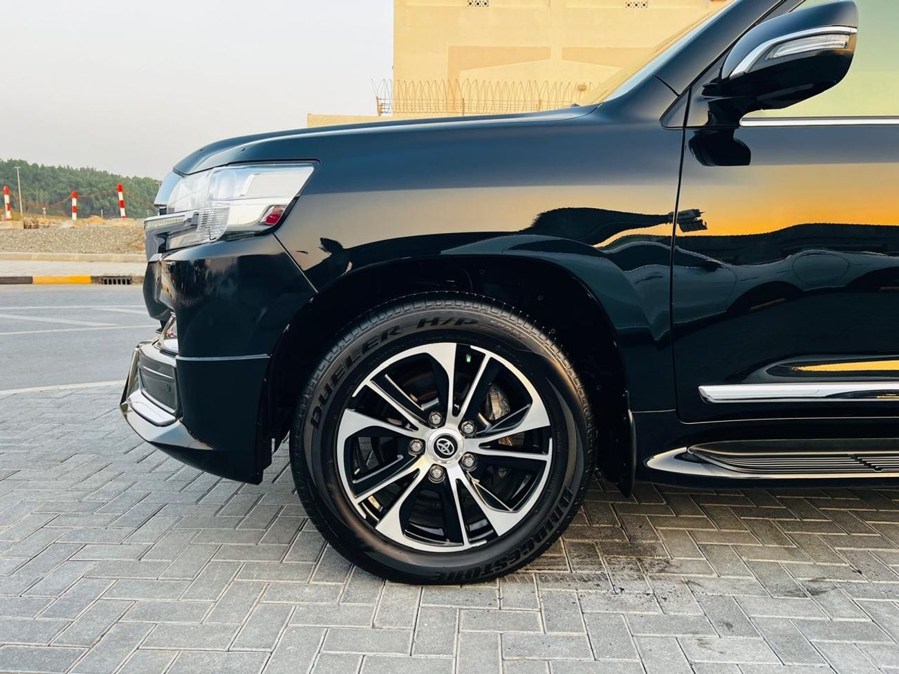 Toyota Land Cruiser VXR 5.7
