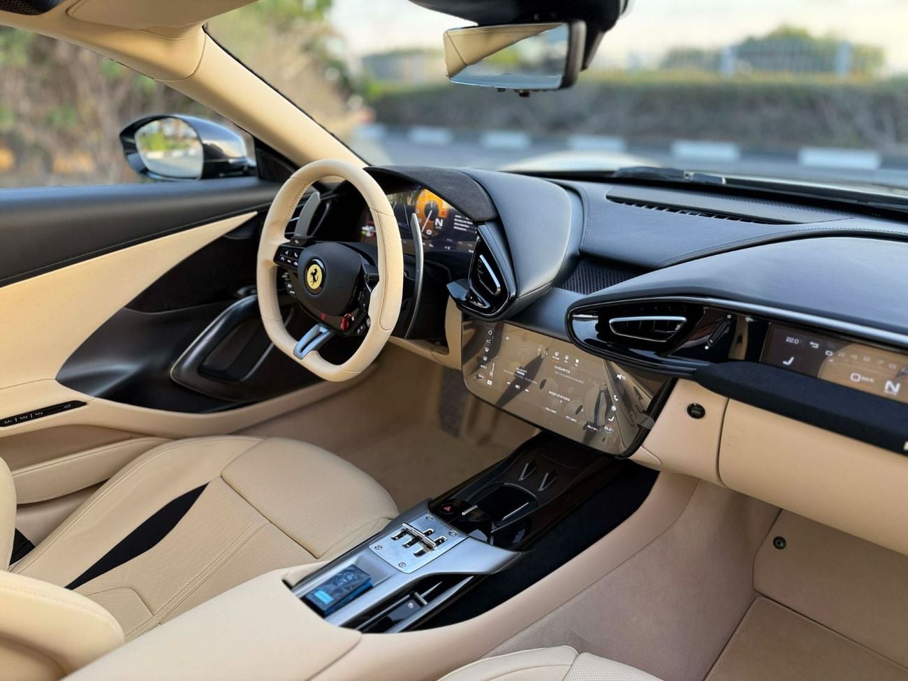 فيراري 12سيلندري GCC SPEC UNDER WARRANTY