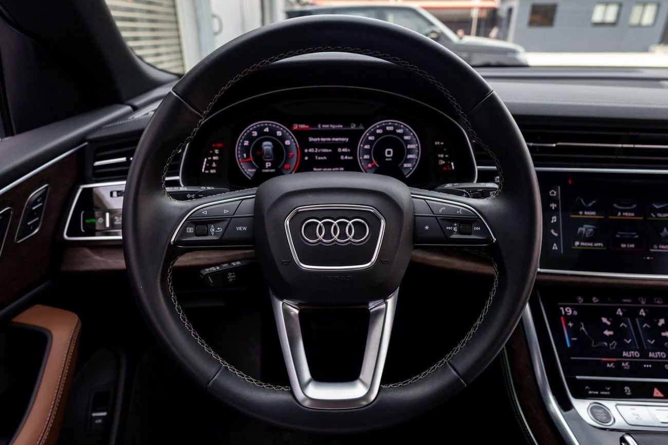 Audi Q8 55 TFSI quattro (340 HP) 2024 Audi Q8 55TFSI Quattro GCC | Agency Warranty | Service Contract