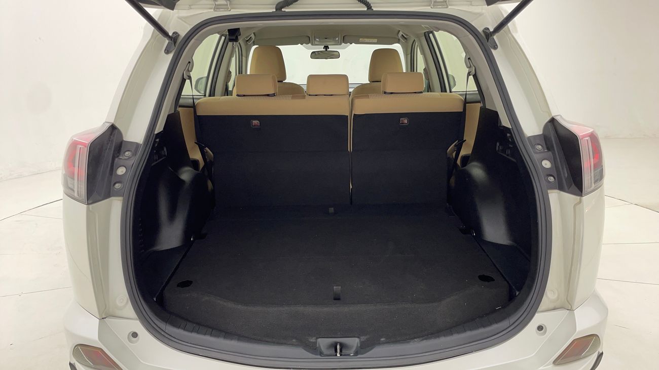 تويوتا راف ٤ EX 2.5 | بدون دفعة مقدمة | اختبار القيادة في المنزل