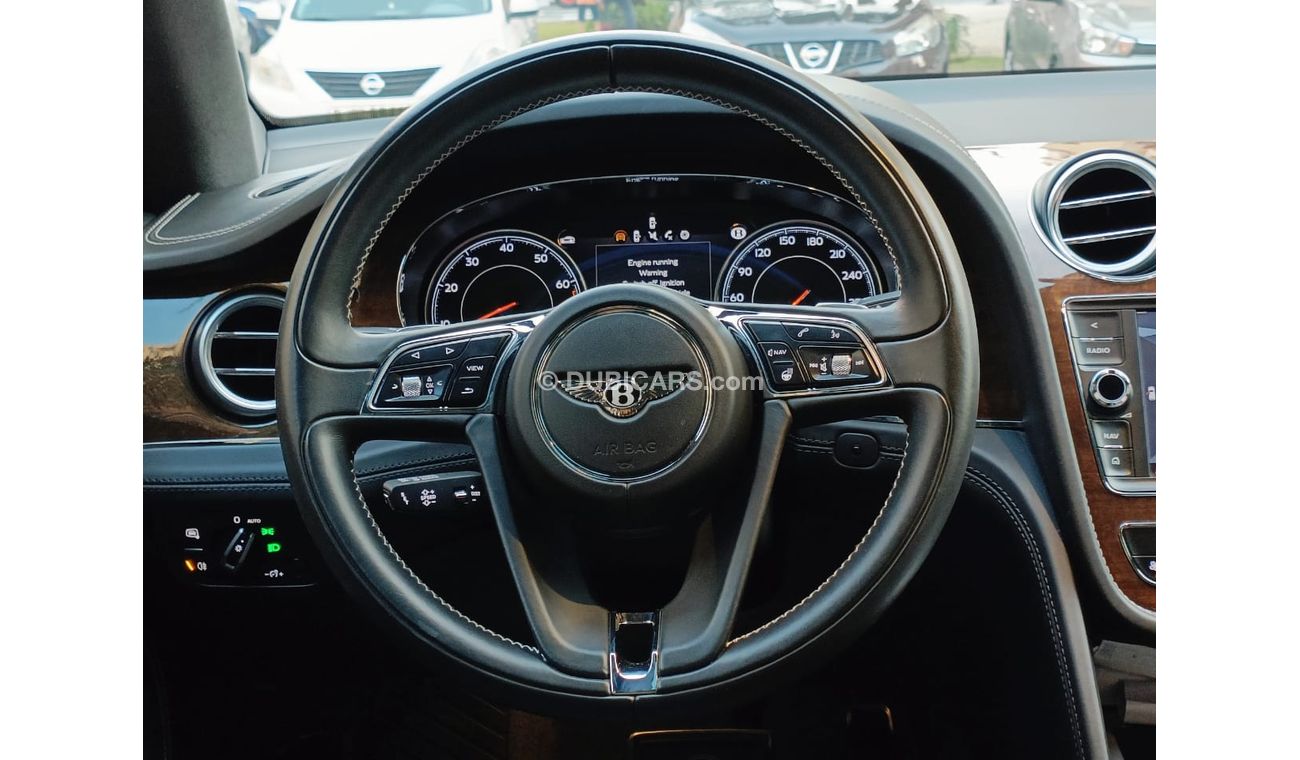 Bentley Bentayga SIGNATURE EDITION / CANADIAN CLEAN TITLE / NON ACCIDENT (LOT # 19002)