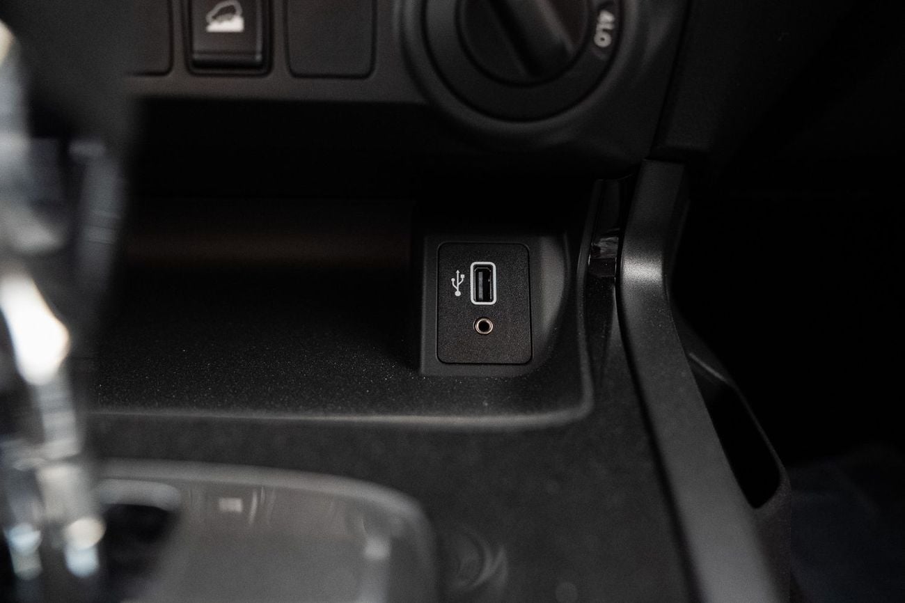 Nissan Navara PRO-4X Off-Road | 2.5L Diesel 4WD A/T (Only For Export)