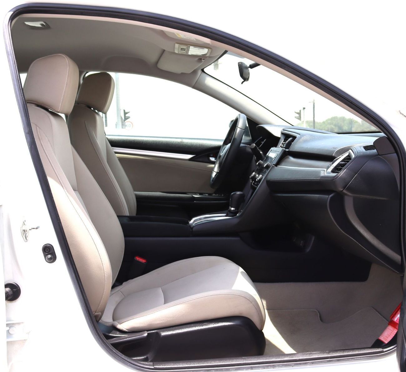 هوندا سيفيك هوندا سيفيك 2020 سياره خلجيه  بحالة ممتازه صبغ وكاله بدون حوادث  ممشى  KM115.000 بسعر 48000 درهم