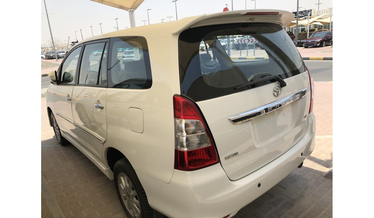 Toyota Innova 2013. Low mileage