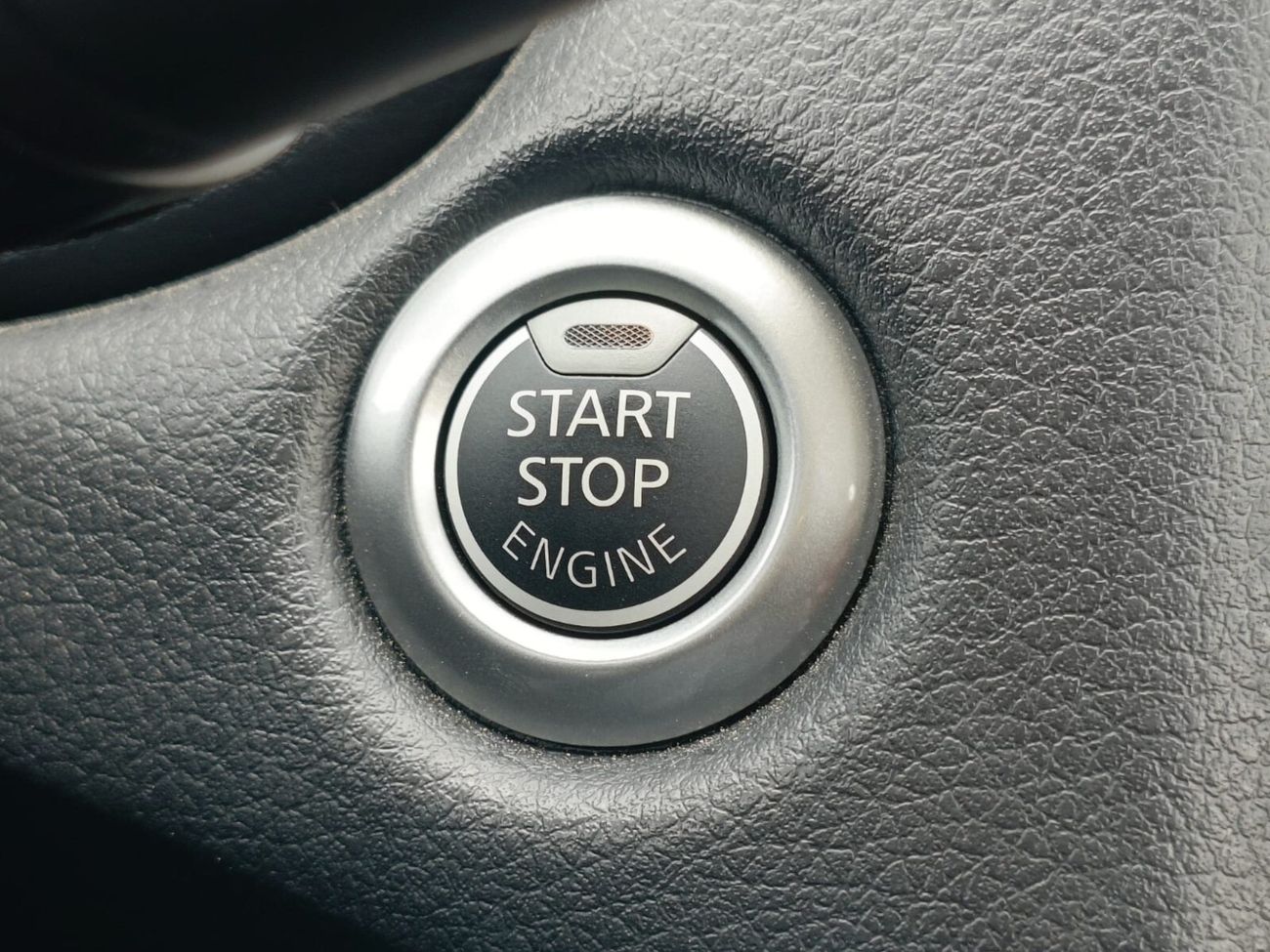 Nissan XTerra TITANIUM, 2.5L Petrol,  7'' Display, DVD + CAMERA, 4WD (CODE # 67875)