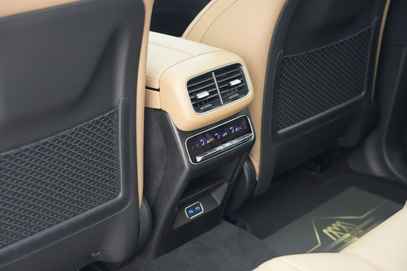 Mercedes-Benz GLE 450 AMG Mercedes-Benz GLE 450 SUV | 2025 GCC 0km | 5 Years Agency Warranty | AMG Package