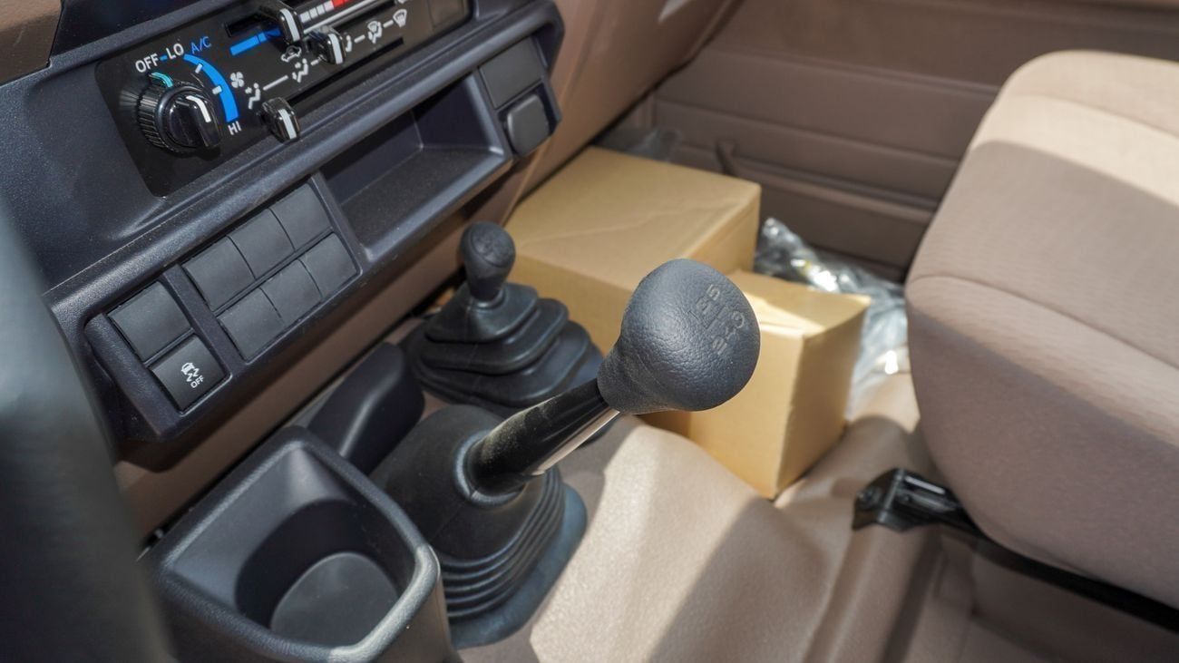 Toyota Land Cruiser Pick Up LC 79 DC 4.5L DIESEL V8