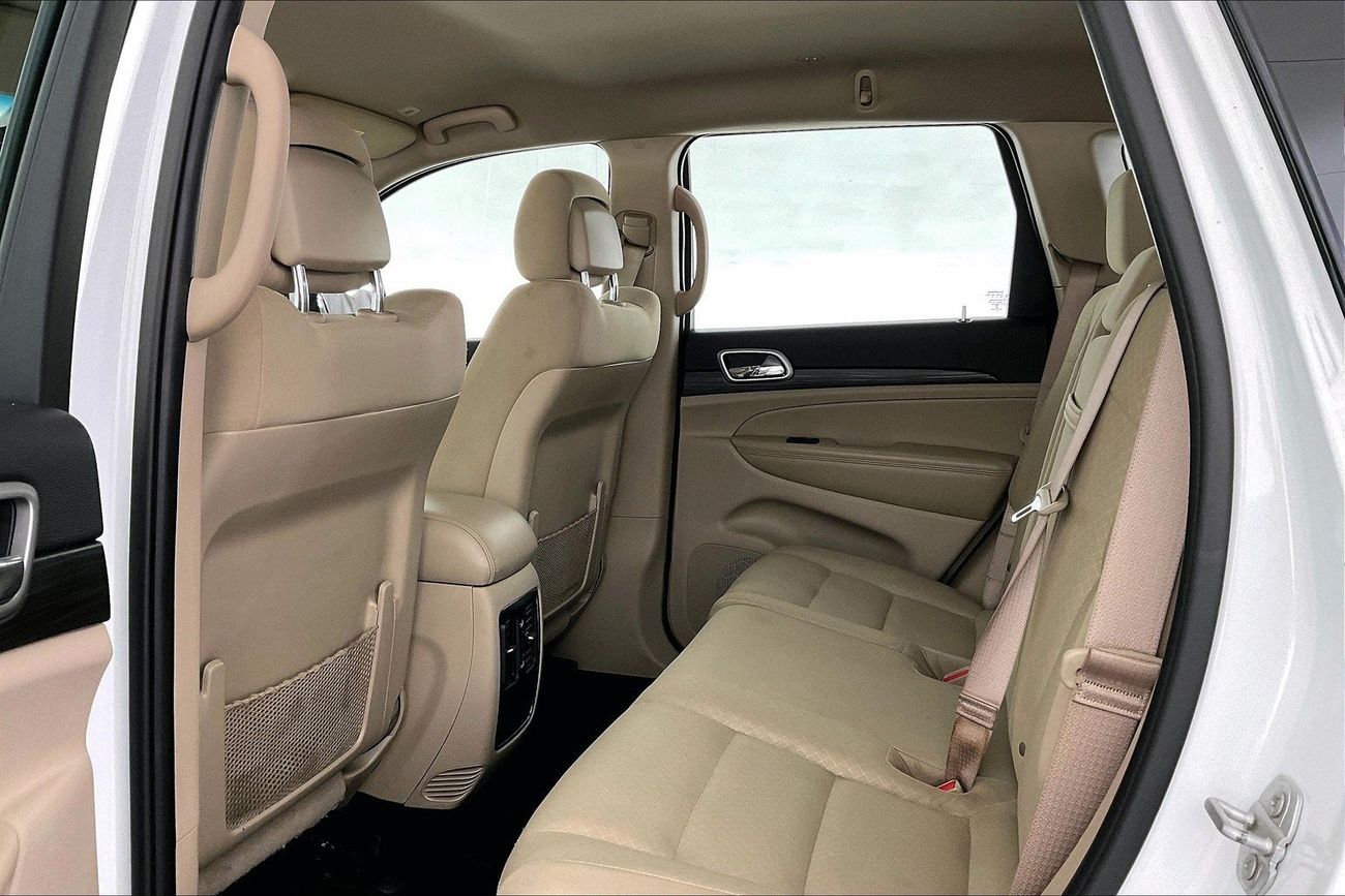 Jeep Grand Cherokee Laredo | 1 year free warranty | 1.99% financing rate | 7 day return policy