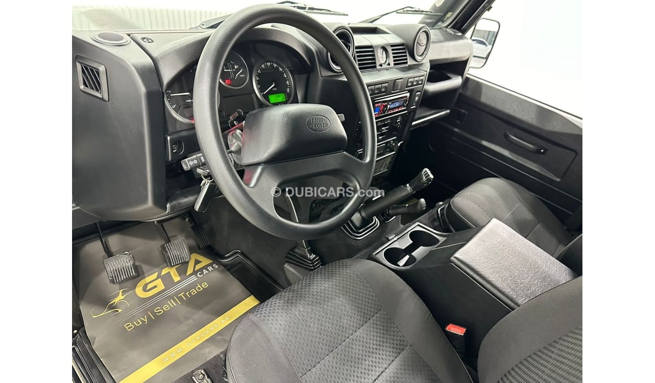 Land Rover Defender 2014 Land Rover Defender 110 Manual Transmission, Service History, Low Kms, GCC