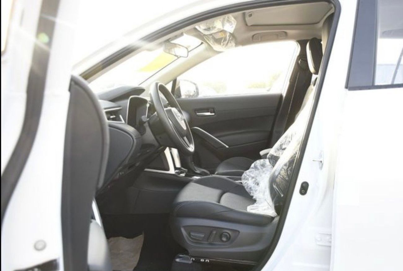 Toyota Frontlander Luxury white-black