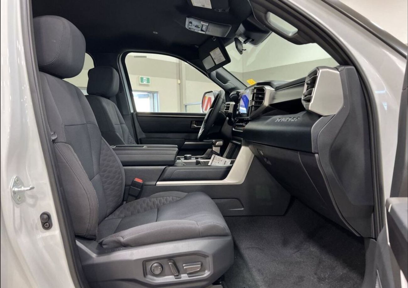 Toyota Tundra SR5 Crew Max 3.5L 4WD