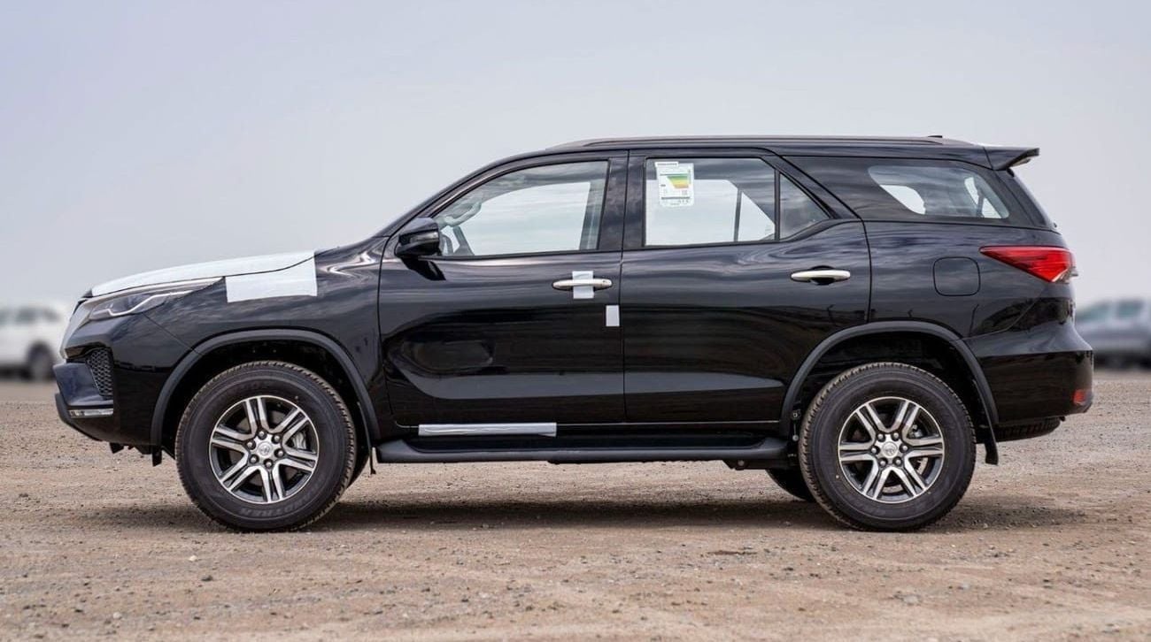 تويوتا فورتونر Toyota Fortuner SR5 2.7L Petrol  4*2 MY2025