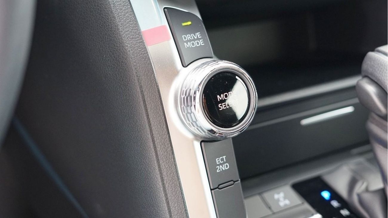 تويوتا لاند كروزر تويوتا لاند كروزر 300 -E 3.3L ديزل 2023